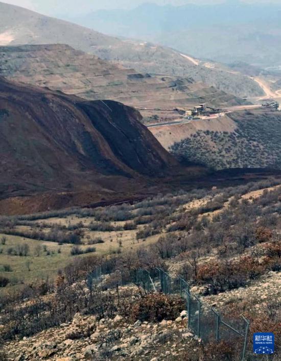 这是2月13日在土耳其东部埃尔津詹省伊利奇区拍摄的矿难现场。新华社发（穆斯塔法·卡亚摄）