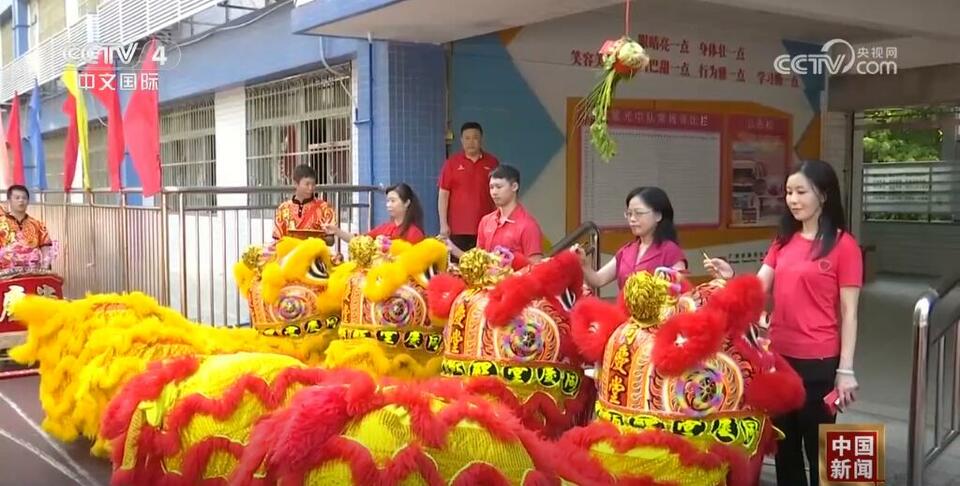 奥运冠军进校园、听革命故事……各地“开学第一课”活动丰富多彩