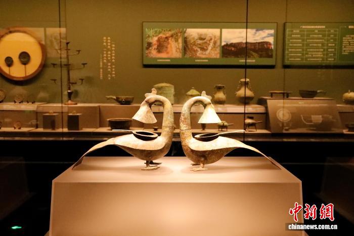 开运体育app官方下载文化中国行）壮乡铜凤灯成新宠 “吞烟”妙法照见“绿色”匠|