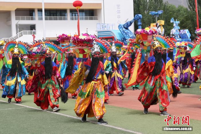 青海省民和回族土族自治县举行40周年县庆