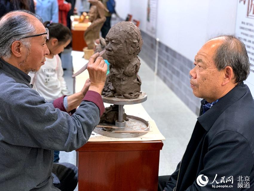 “魅力非遗，情系京西”北京地区非遗表演创作展开幕。人民网 孟竹 摄