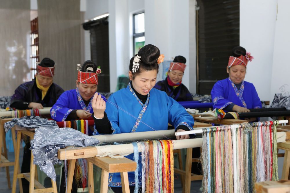 牢牢守住不发生规模性返贫致贫底线——西部脱贫地区“5年过渡期”一线观察