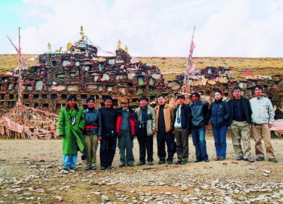 石渠县 人口_石渠县色须寺庙图片(2)