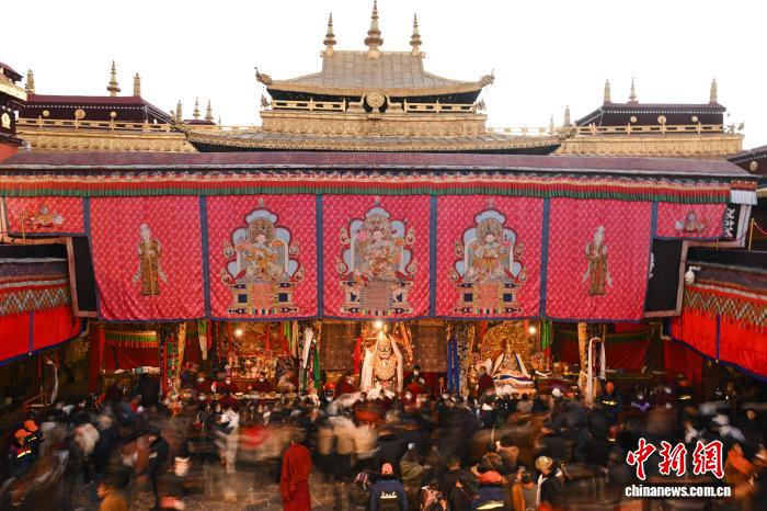 西藏迎来“仙女节”