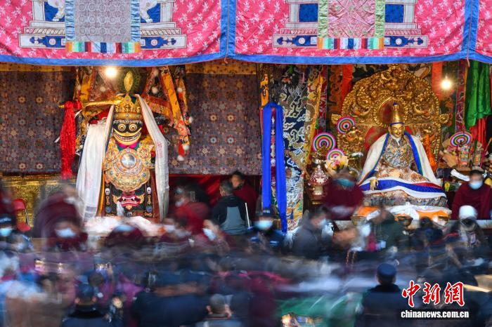 西藏迎来一年一度的“仙女节”