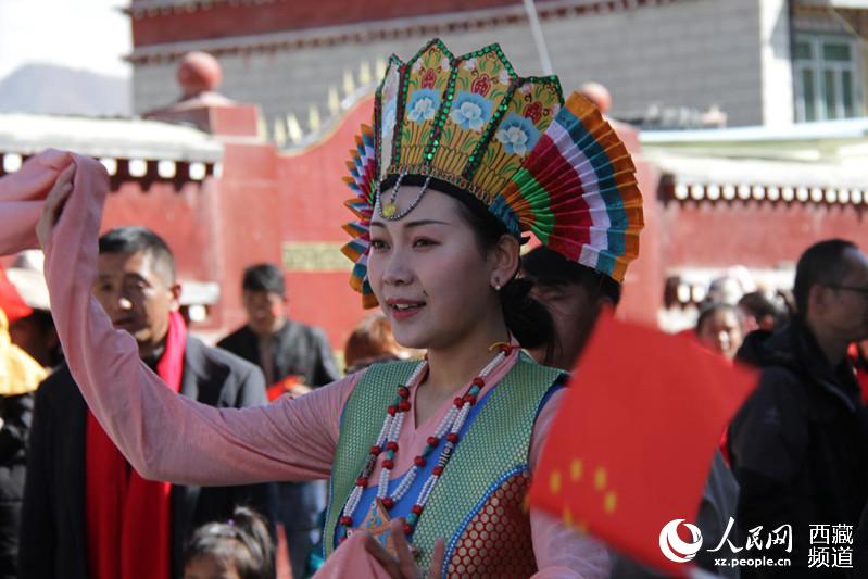 西藏民主改革60年，高原儿女唱响《我和我的祖国》