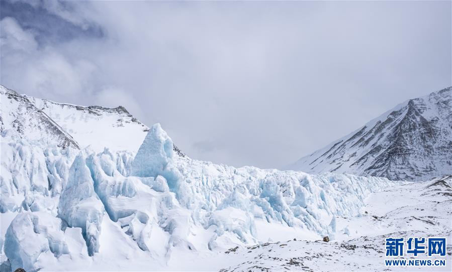 （2020珠峰高程测量·XHDW）（3）壮美珠峰冰塔林