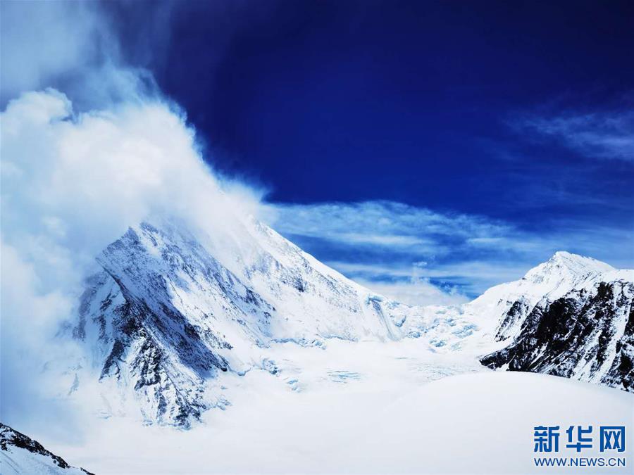 （2020珠峰高程测量·新华视界）（20）看珠峰云卷云舒 观巅峰千姿百态
