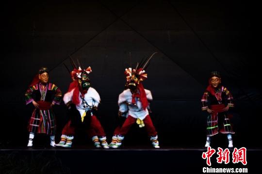 甘肃陇南《池歌昼》新西兰出演民众体验白马藏族民俗