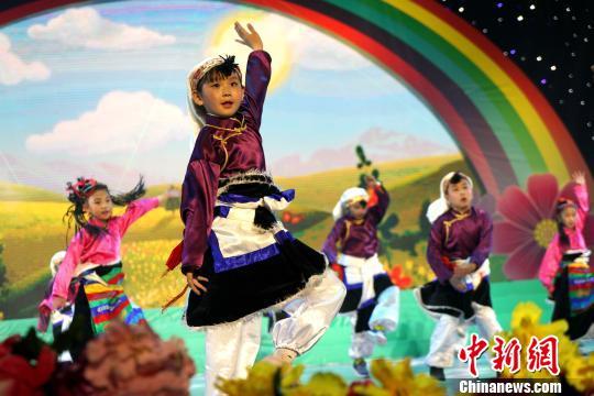 西藏欢庆六一国际儿童节掀起民族风