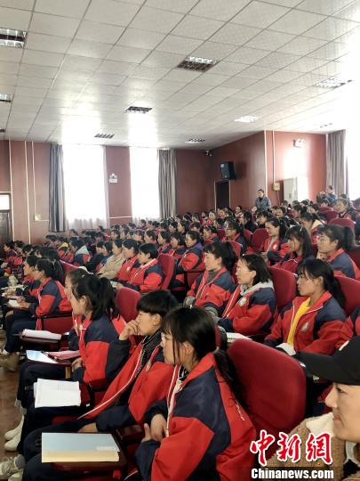 西藏山南市启动教育系列活动引导女生提高自我保护意识