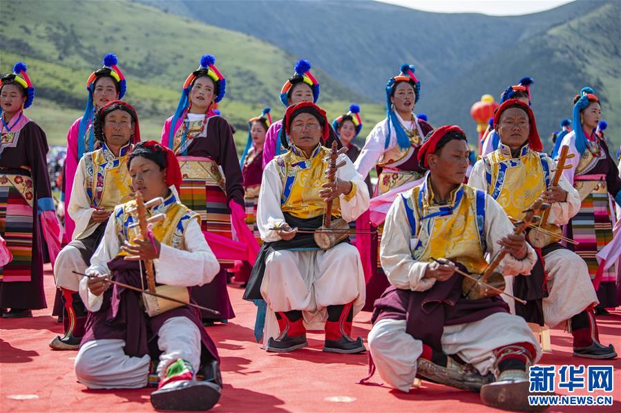 （文化）（5）西藏首届弦子舞展演在芒康举行
