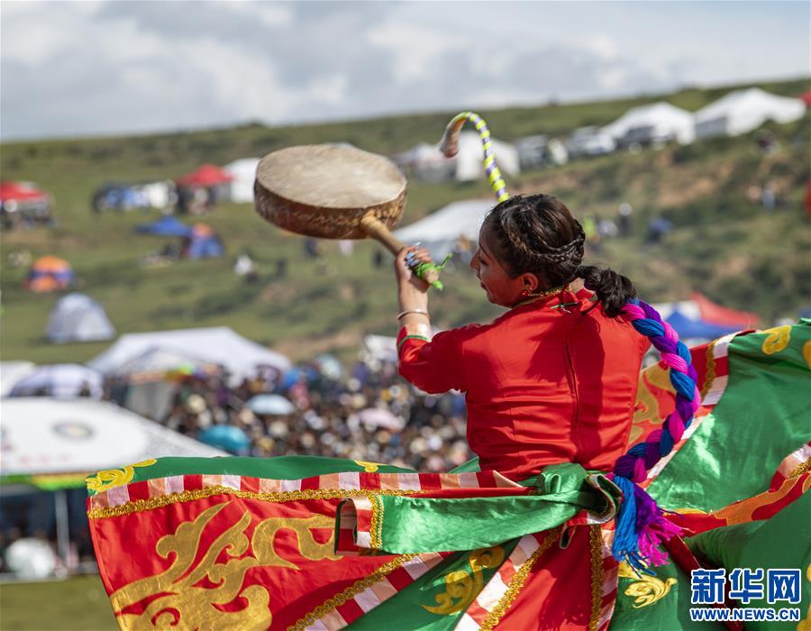 （文化）（7）西藏首届弦子舞展演在芒康举行