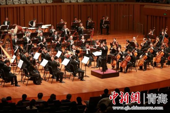 图为青海大剧院新年音乐会演奏。图由西宁市文化旅游广电局提供