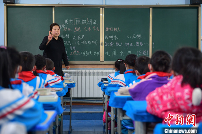 3月12日，拉萨市第一小学三年级学生在上课。<a target='_blank' href='http://www.chinanews.com/'><p  align=