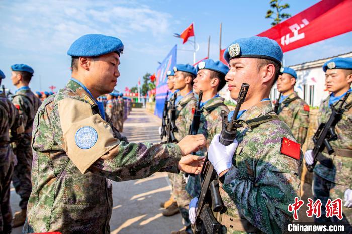 西藏军区首支维和医疗分队官兵获联合国“和平勋章”
