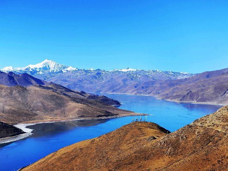 冬日羊卓雍湖（1月26日摄）。羊卓雍湖位于西藏山南地区浪卡子县境内.jpg