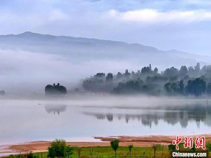 图为青海黄河流域自然生态。(资料图) 李玉峰 摄