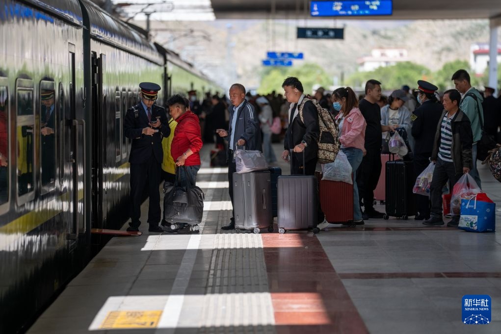 青藏铁路拉萨站:20年累计到发旅客6300万余人次