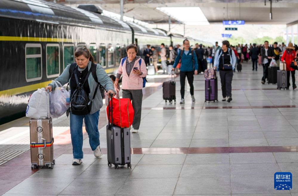 青藏铁路拉萨站:20年累计到发旅客6300万余人次