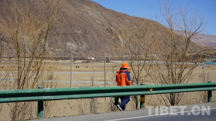 博鱼·体育【公路养护者专访】川藏线上的“卓玛”(图5)