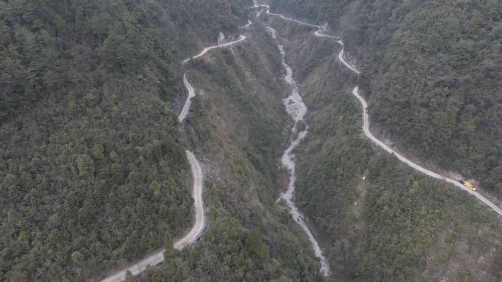 新春走基层｜绝壁之上一个“索道村”的新生(图4)