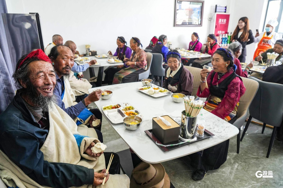 四十人的食堂要几人服务 W020240919317030804819.png