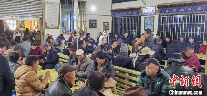 神州写真）甜茶咖啡香飘古城开云下载 暖冬慢享生活(图1)