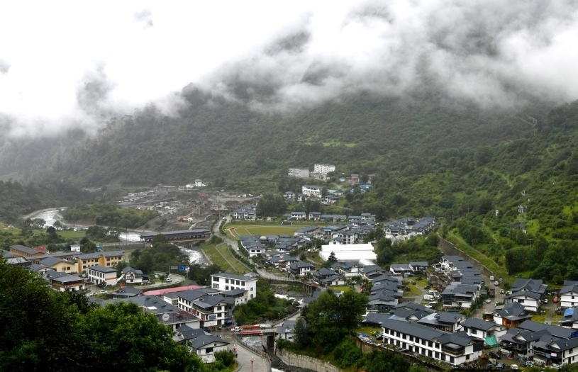 资料图为西藏山南隆子县扎日乡全景�? 中新社记�? 李林 �?.jpg