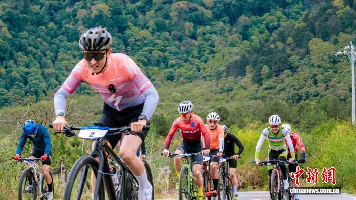 西藏波密易贡乡举办户外三项赛探索“体育+文旅+生态”融合发展新路径(图1)