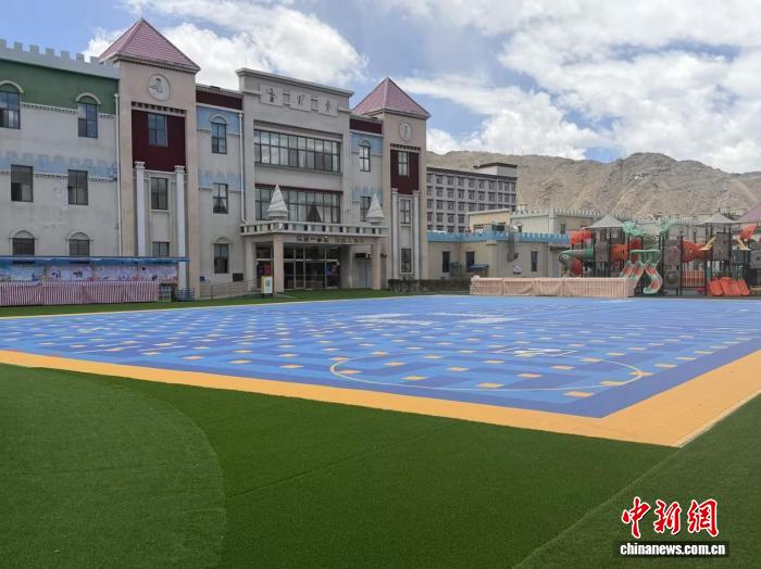 西藏拉萨：北京援藏25座乡村校园操场竣工投用(图1)