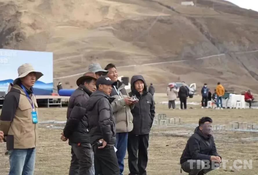 【蹲守羌塘】从马背到云端:那曲市举办农牧民无人机应用技能培训(图1)