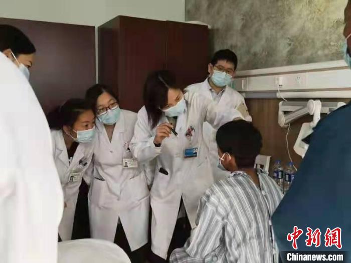 “五朵金花”专项救治上海医疗援藏爱心温暖雪域高原