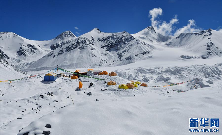 （2020珠峰高程测量）（8）冰雪世界的前进营地