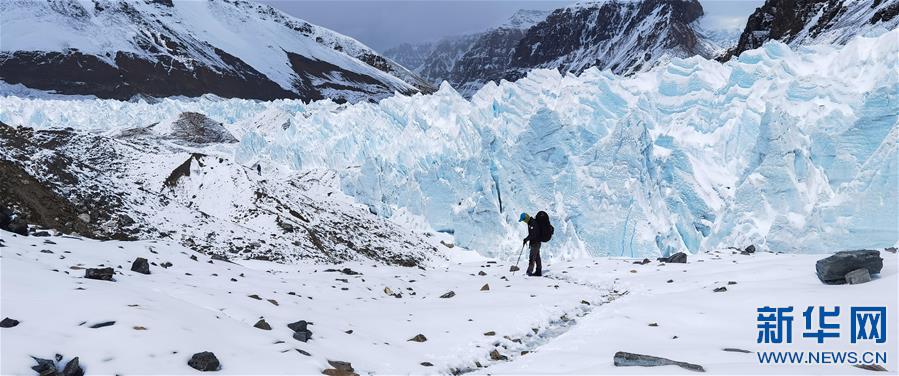 （2020珠峰高程测量·新华视界）（5）雪后珠峰东绒布冰川