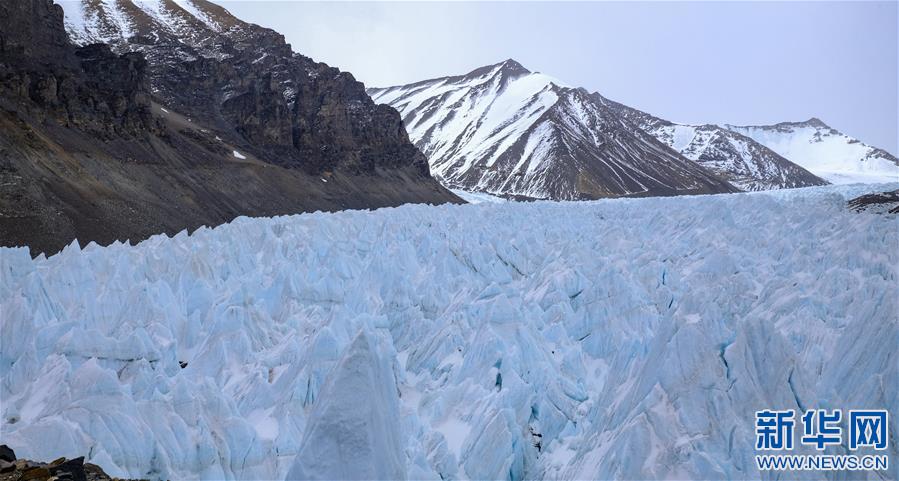 （2020珠峰高程测量·新华视界）（13）雪后珠峰东绒布冰川