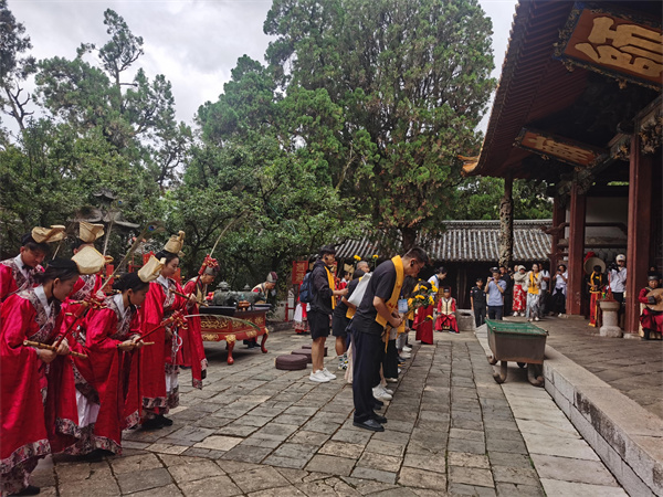 同饮红河水共叙中华情 ——第三届“情牵两岸滇台同行”暨台湾网络新媒体人采访活动圆满落幕（两岸关系）_fororder_4