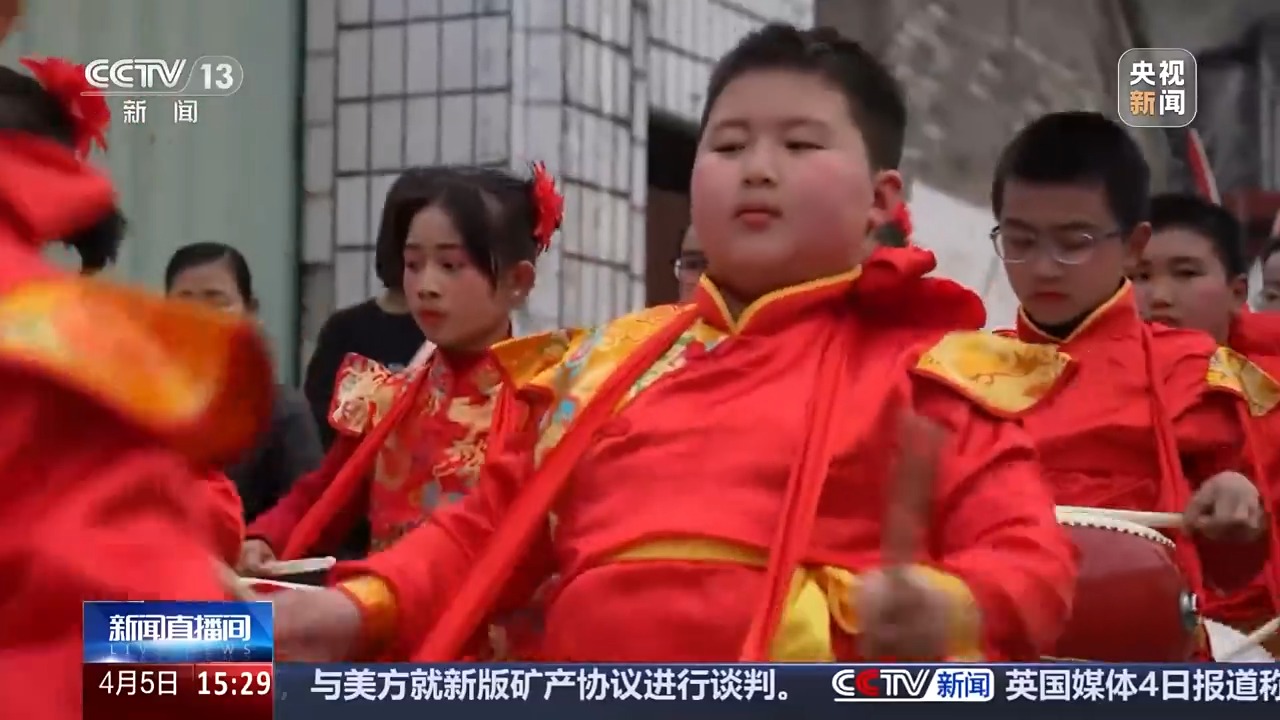 文化中国行丨播种“冰麦”“龙王”巡游智能养蚕 他们这样过清明→(图9)