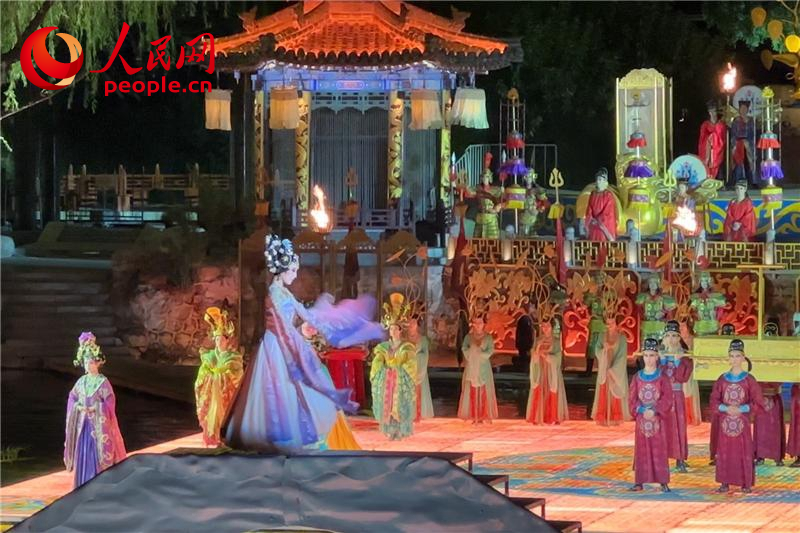 《长恨歌》演出现场。人民网记者 李志强摄