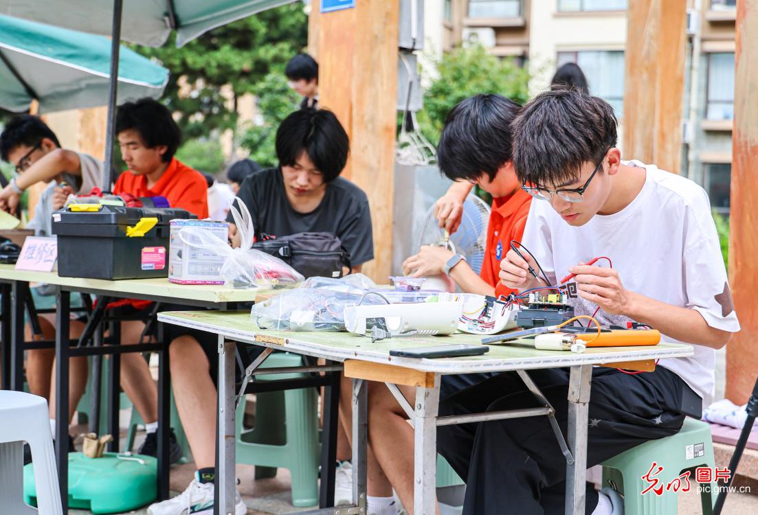 青年学子在一线：锤炼专业本领，服务地方发展