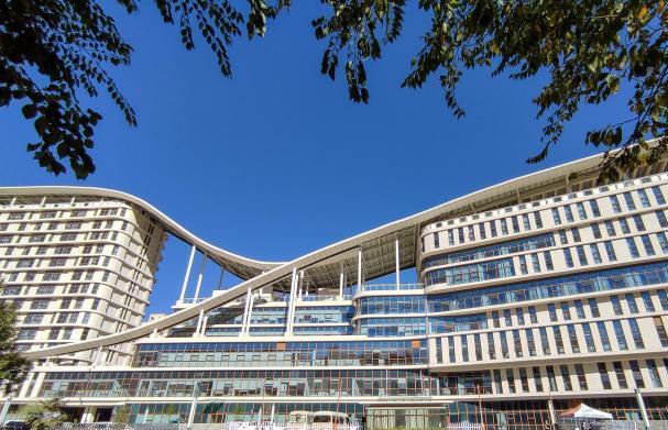 图为西藏自治区妇产儿童医院，该院填补了西藏没有省级儿童医�?(妇幼保健�?)的空白�?�江飞波 �?.jpg