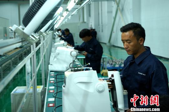 1960年中国gdp_中国大陆、美国、日本、中国香港1960到2018年GDP对比