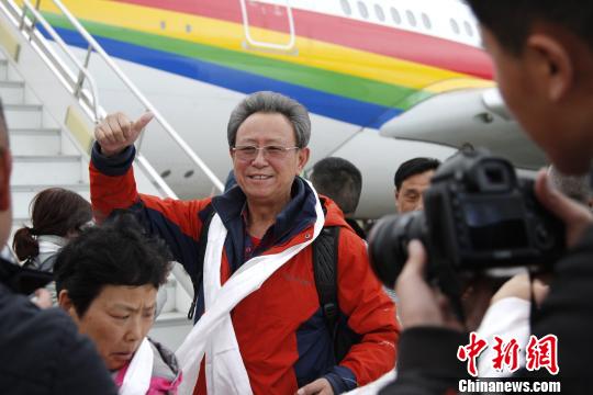 240余名旅客平安落地西藏迎来鲁藏两地直飞首航