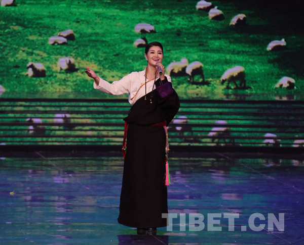 剧透啦!降央卓玛现身西藏电视台2018藏晚