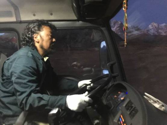 四川甘孜:雀儿山隧道令惊险鬼门关变通途