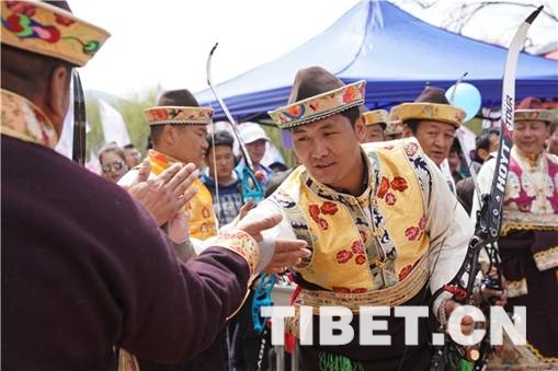 十六年 林芝桃花节已成为旅游发展新名片