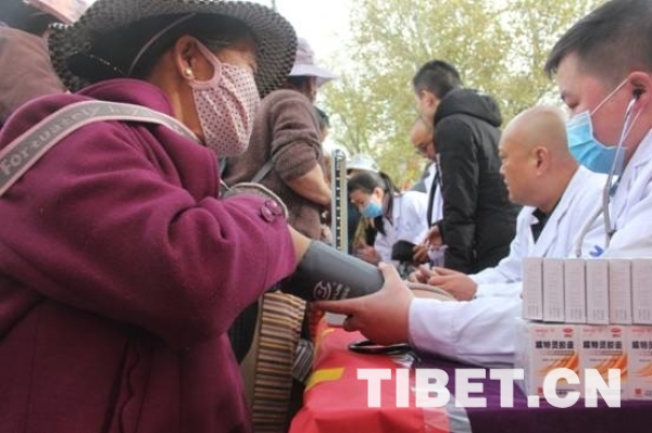 4.25儿童预防接种宣传日:拉萨市开展大型宣传