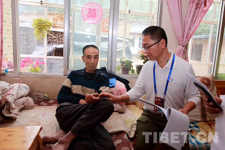 【不忘初心 回望甘南】结对帮扶献大爱 健康扶