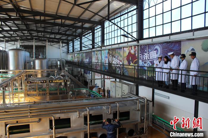 云南“香格里拉”青稞精酿啤酒顺利出口欧洲