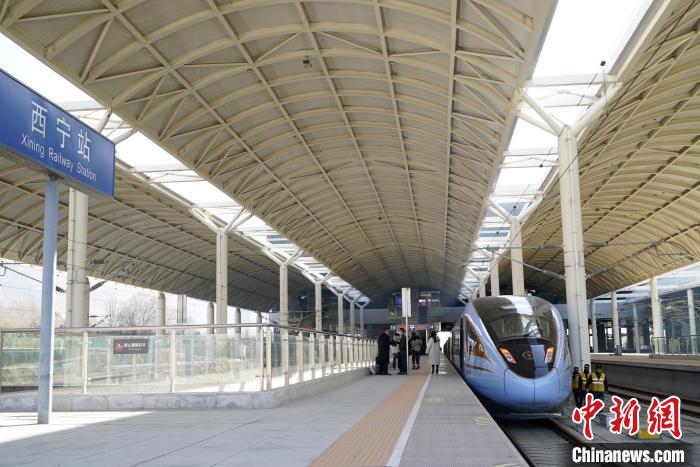 中国铁路青藏集团公司20日起增开3对动车组列车